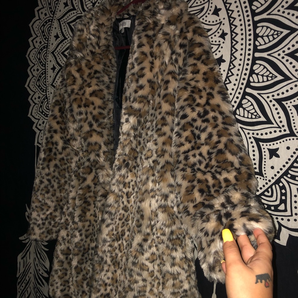 Faux fur coats - Picture 3 of 5